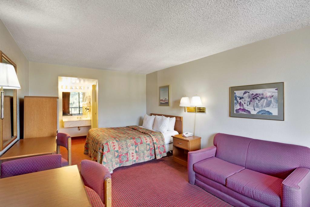 Americas Value 2* Reno